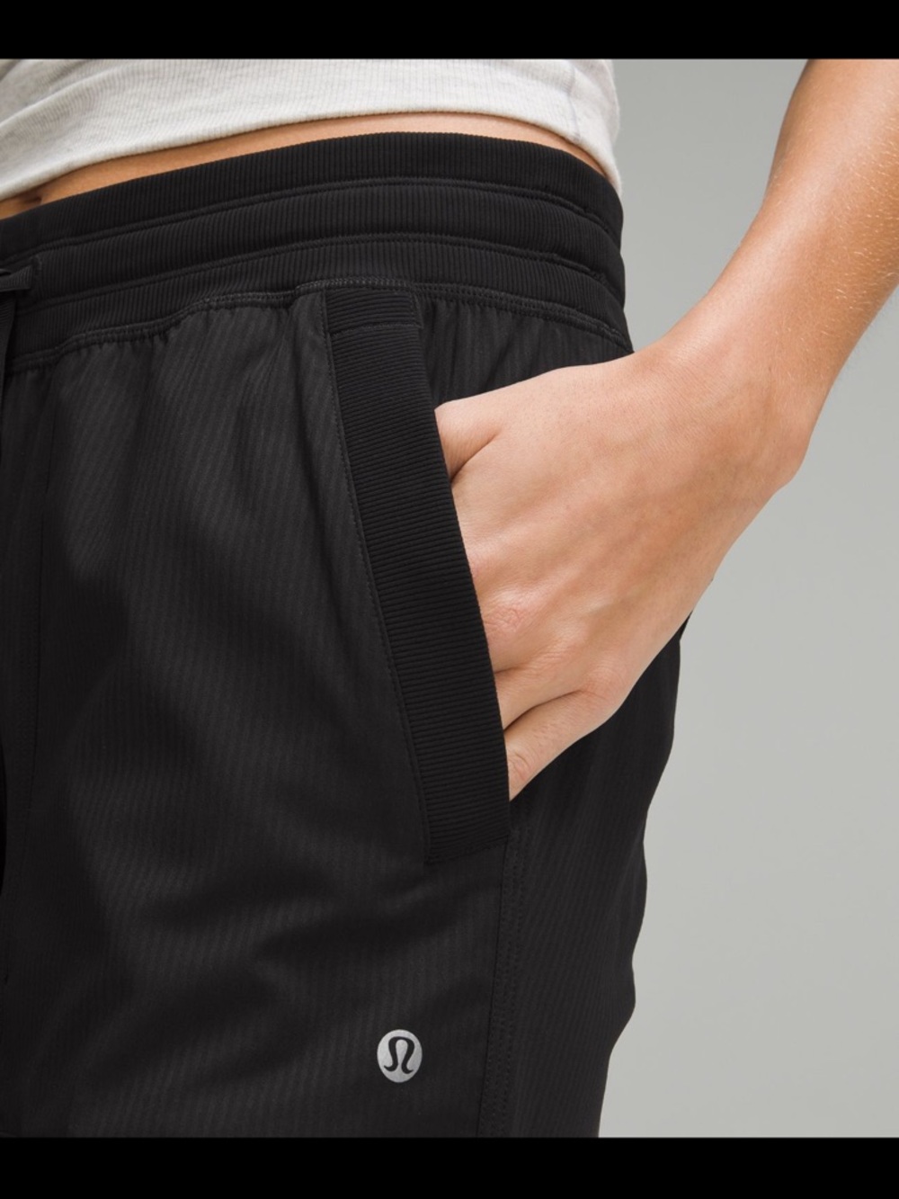 Lululemon ♥️  black - Dance studio relaxed- fit mid-rise Cargo Pant XS - Picture 5 of 8